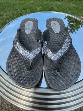 Capelli of New York Black Glitter Thong Sandals